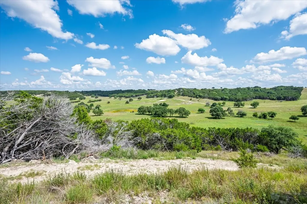2340 County Road 152 Purmela TX 76566