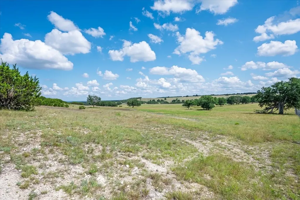 2340 County Road 152 Purmela TX 76566