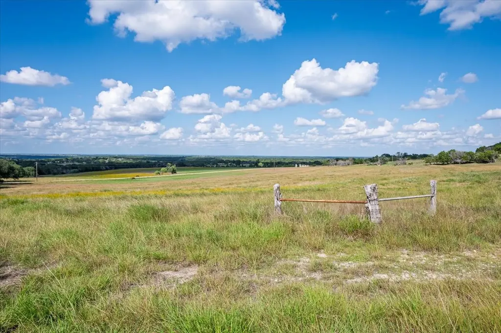 2340 County Road 152 Purmela TX 76566