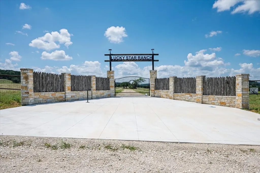 2340 County Road 152 Purmela TX 76566