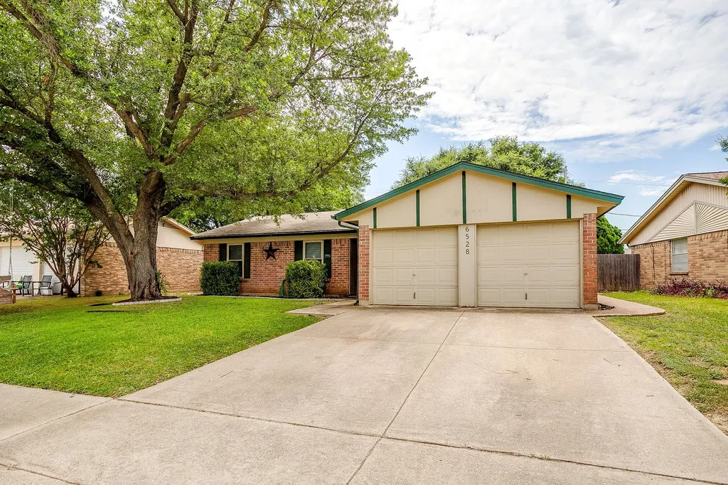 6528 High Meadow Court Watauga TX 76148
