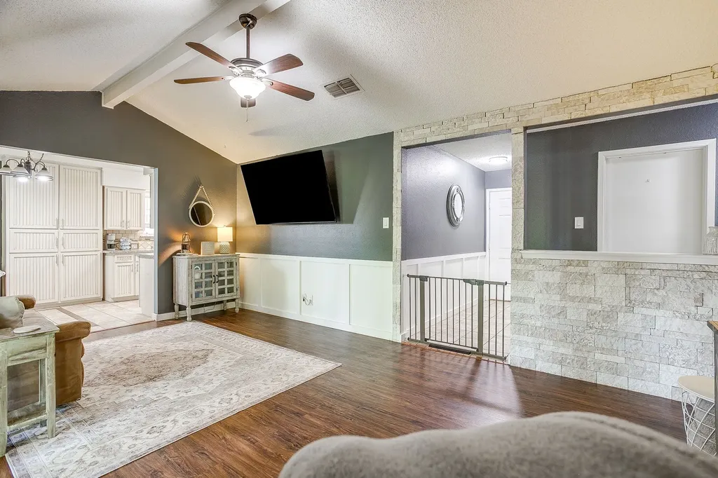 6528 High Meadow Court Watauga TX 76148