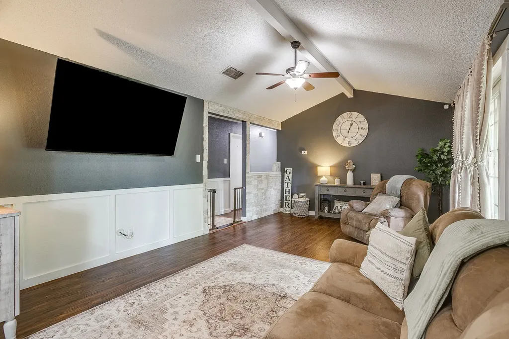 6528 High Meadow Court Watauga TX 76148