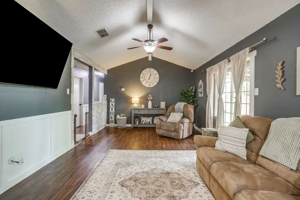 6528 High Meadow Court Watauga TX 76148