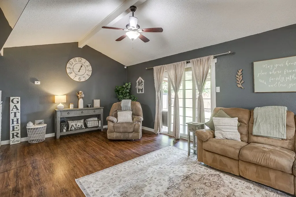 6528 High Meadow Court Watauga TX 76148