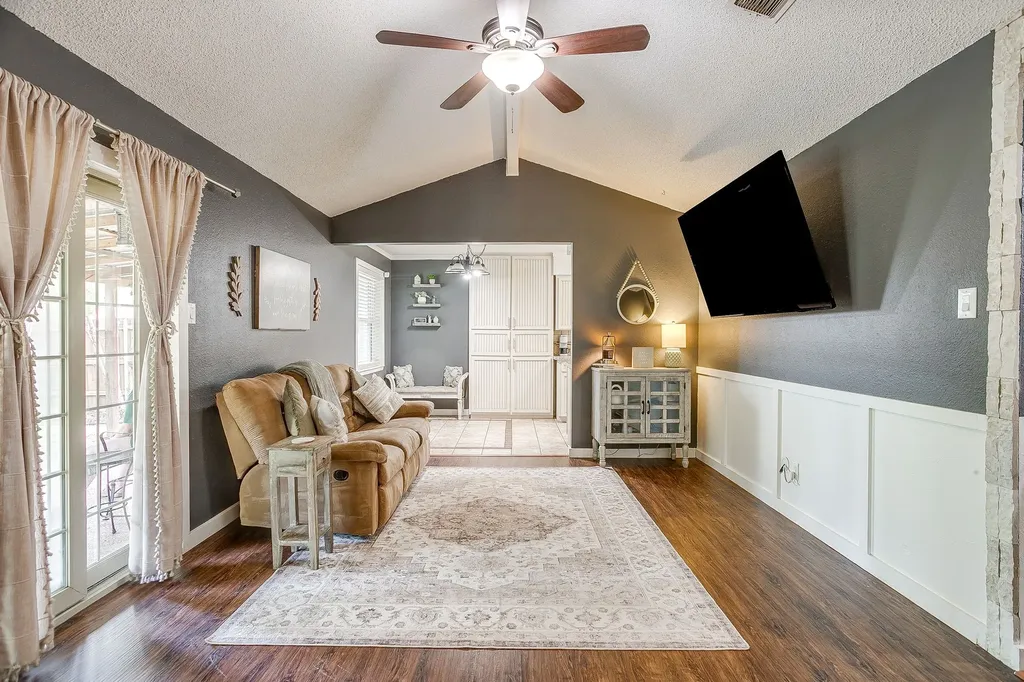 6528 High Meadow Court Watauga TX 76148