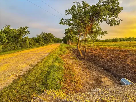 524 County Road 453 Troy TX 76579