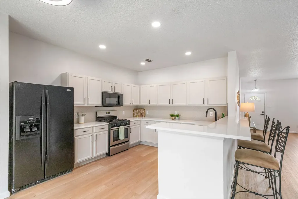 7812 Tanbark Lane Arlington TX 76001