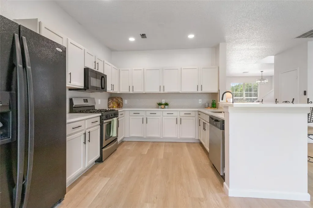 7812 Tanbark Lane Arlington TX 76001