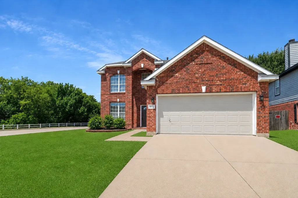 7812 Tanbark Lane Arlington TX 76001
