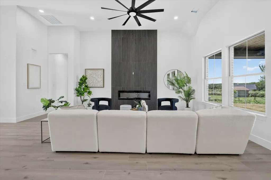 111 County Road 4867 Azle TX 76020