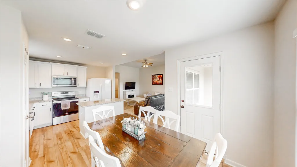 140 Cattlemans Creek Road W Newark TX 76071