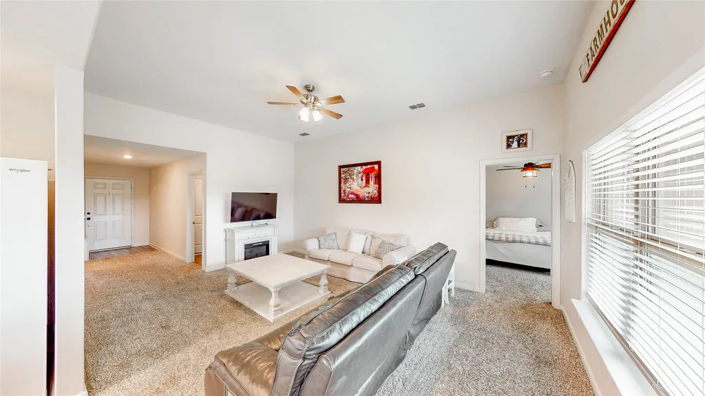 140 Cattlemans Creek Road W Newark TX 76071