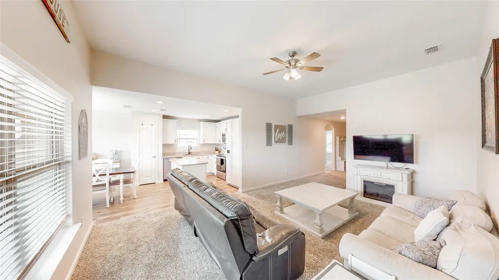 140 Cattlemans Creek Road W Newark TX 76071