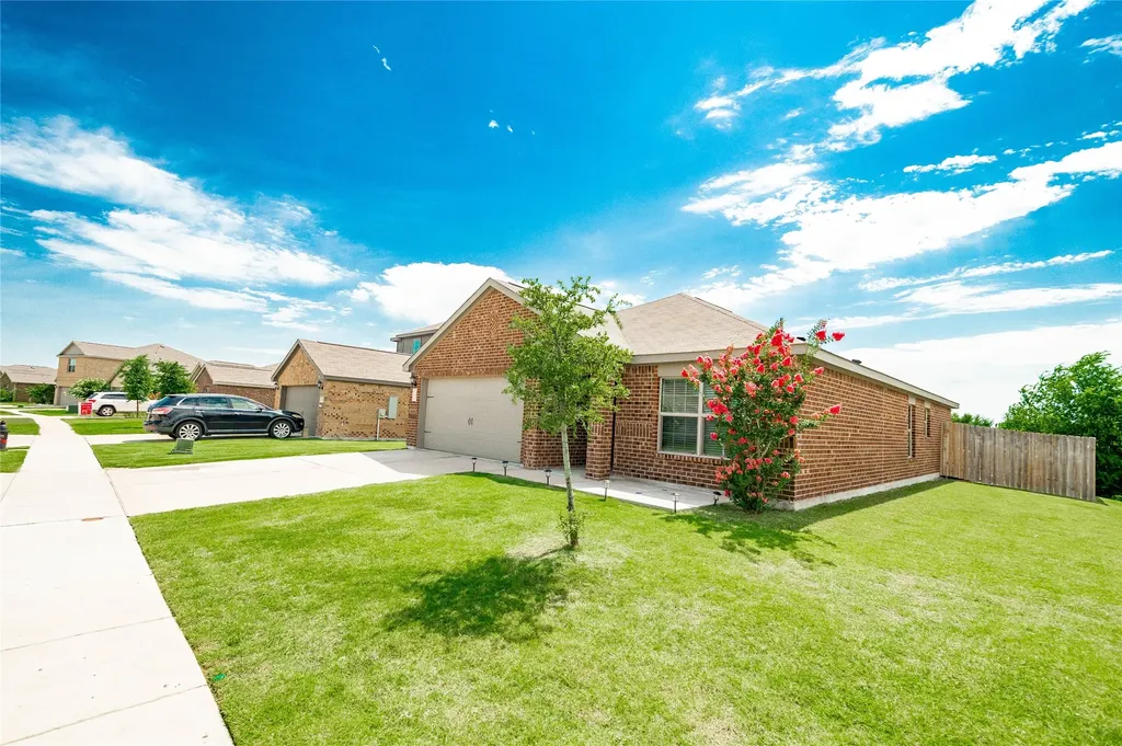 140 Cattlemans Creek Road W Newark TX 76071