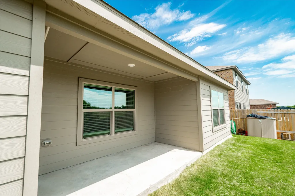 140 Cattlemans Creek Road W Newark TX 76071
