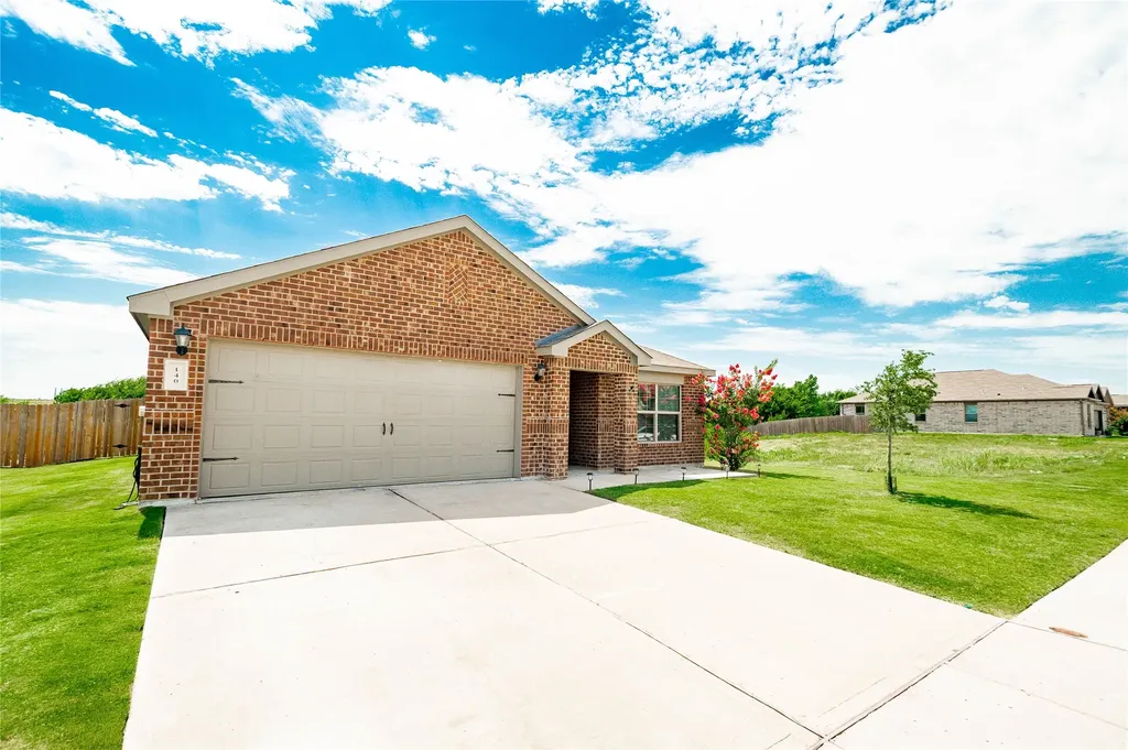 140 Cattlemans Creek Road W Newark TX 76071