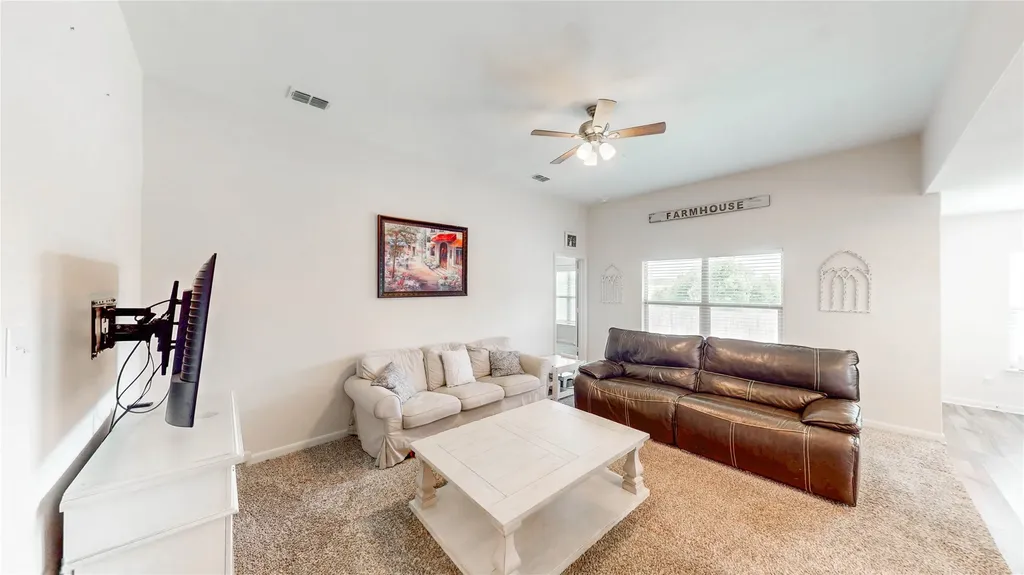 140 Cattlemans Creek Road W Newark TX 76071