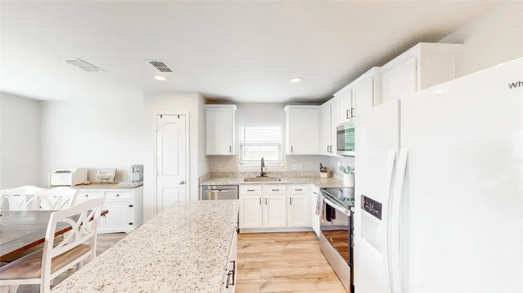 140 Cattlemans Creek Road W Newark TX 76071