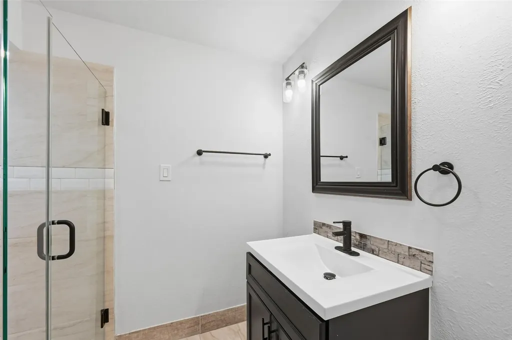 11410 Park Central Place Dallas TX 75230