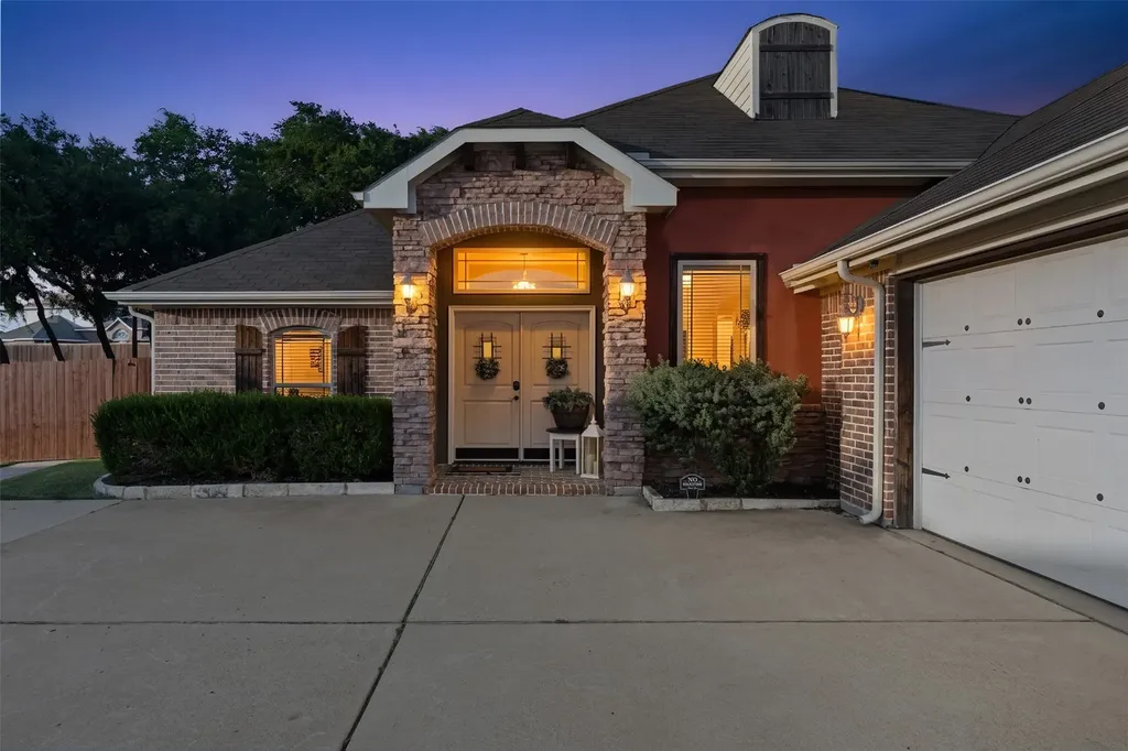 5200 Medallion Court Midlothian TX 76065