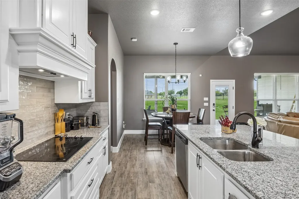 2000 Donna Court Reno TX 76020