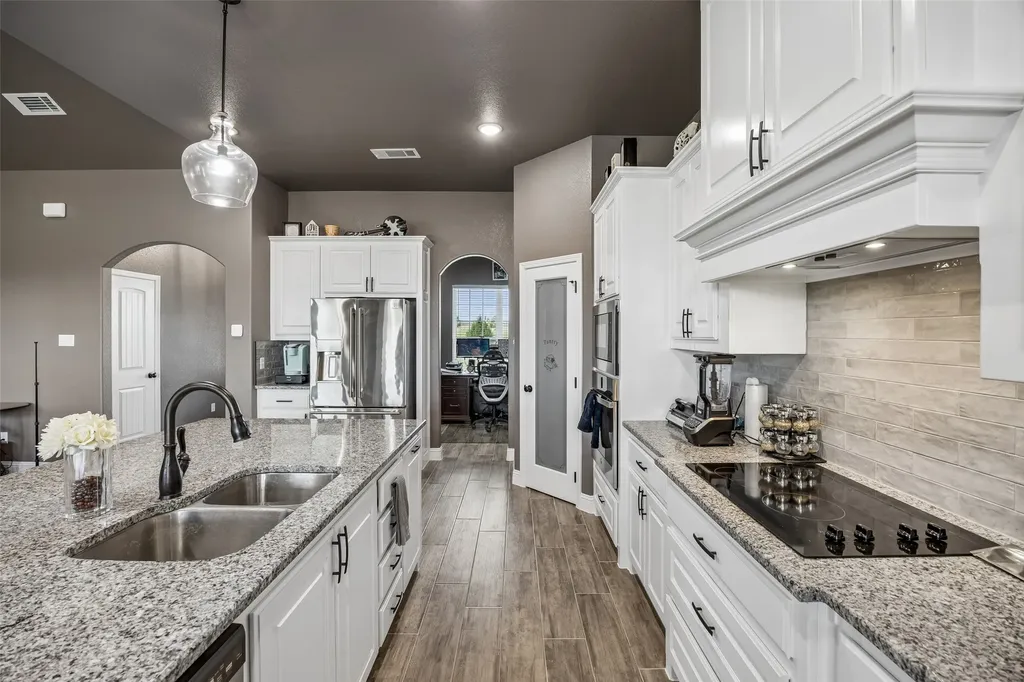 2000 Donna Court Reno TX 76020