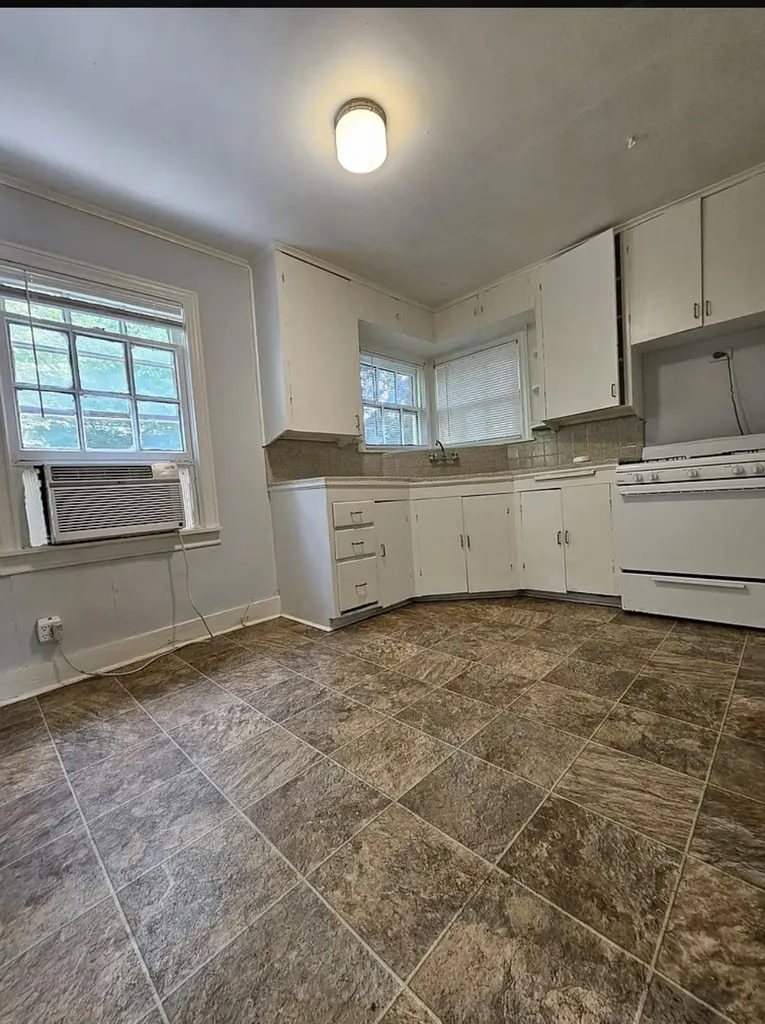 1120 S Donnybrook Avenue Tyler TX 75701