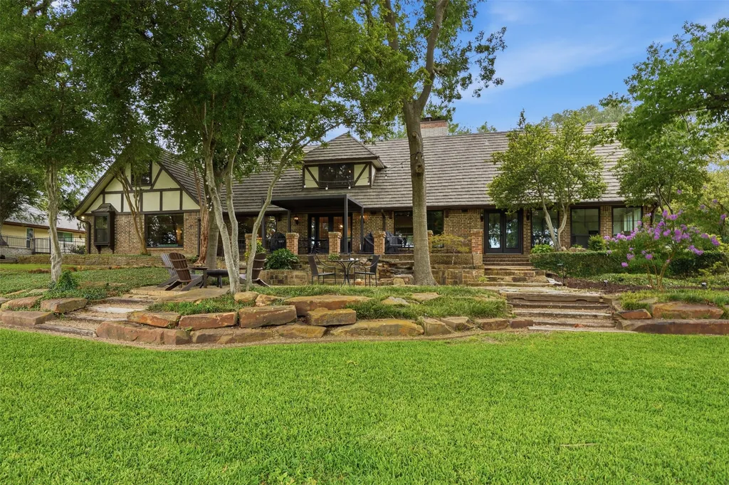 3805 Hollow Creek Road Benbrook TX 76116