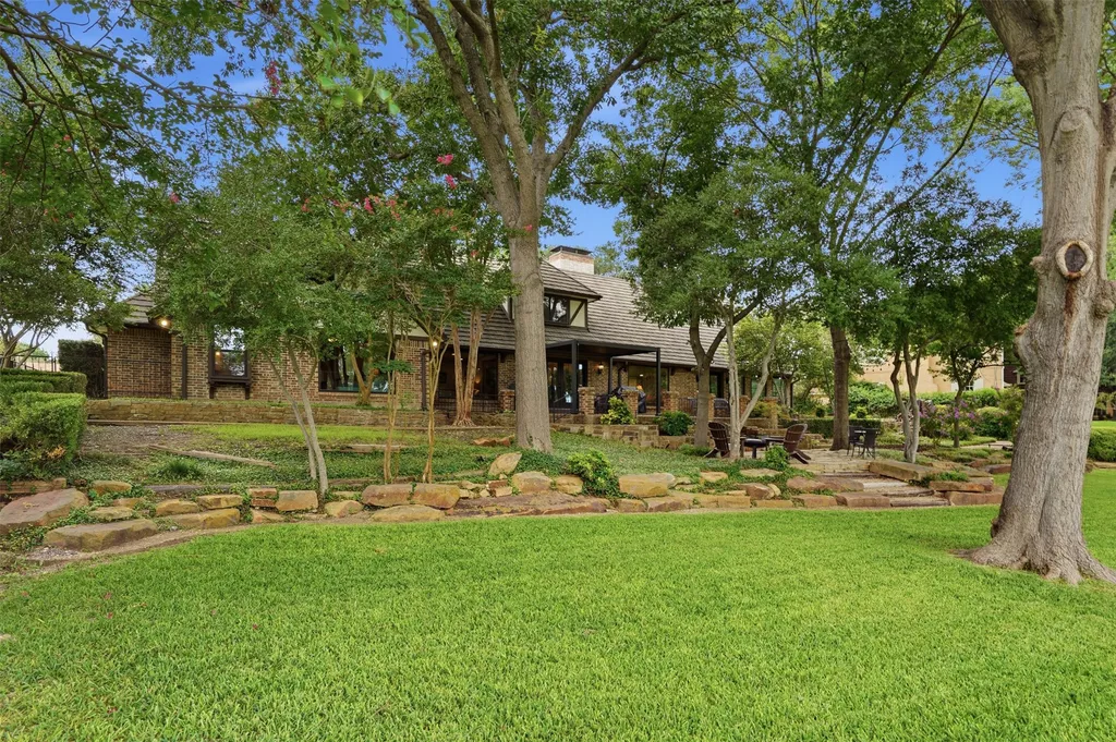 3805 Hollow Creek Road Benbrook TX 76116
