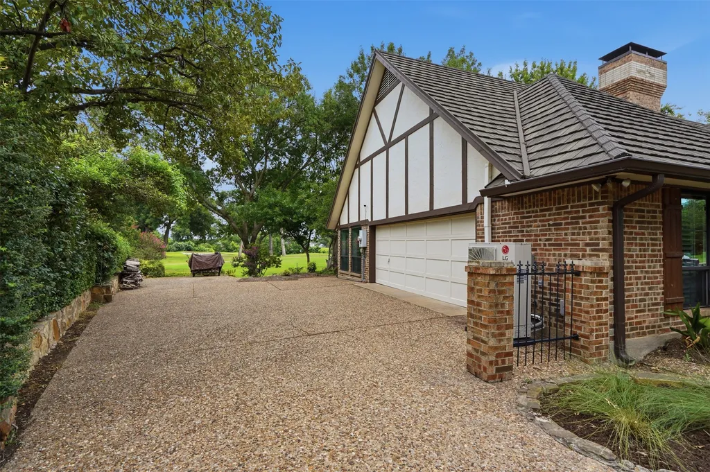 3805 Hollow Creek Road Benbrook TX 76116