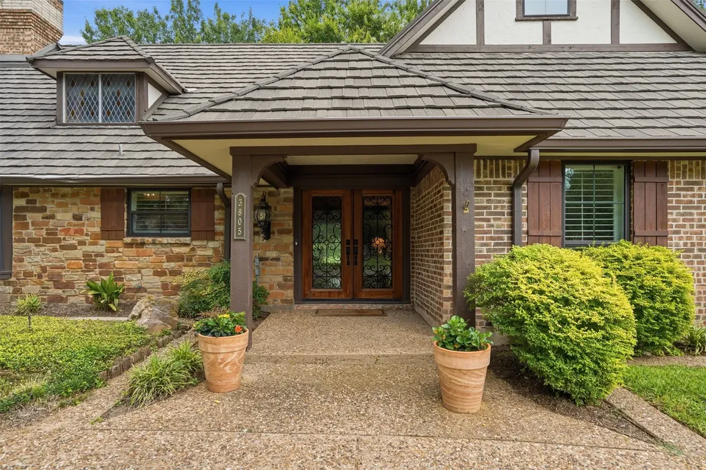 3805 Hollow Creek Road Benbrook TX 76116