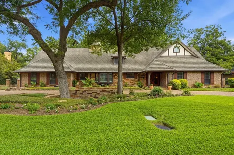 3805 Hollow Creek Road Benbrook TX 76116