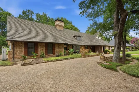 3805 Hollow Creek Road Benbrook TX 76116