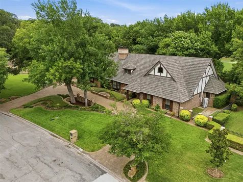 3805 Hollow Creek Road Benbrook TX 76116