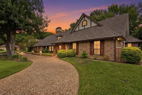 3805 Hollow Creek Road Benbrook TX 76116