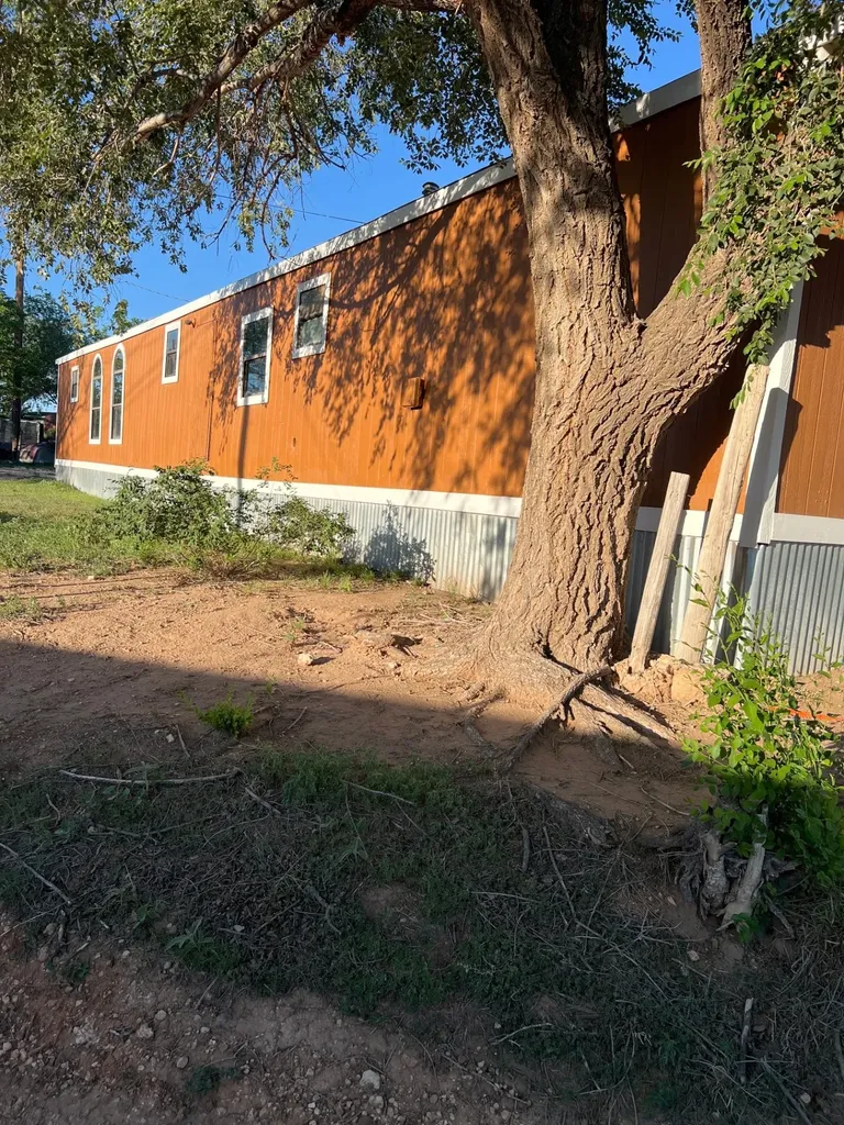 908 Fir Street Plainview TX 79072