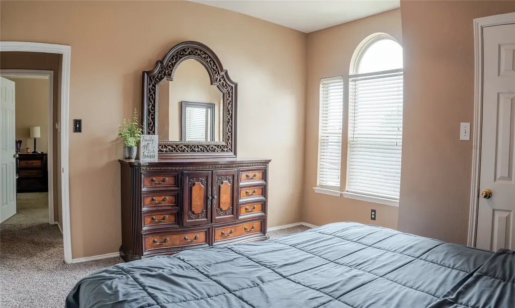 419 Kingfisher Lane Arlington TX 76002