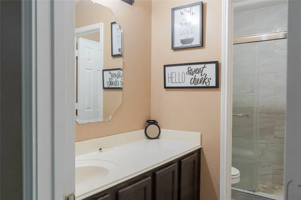 419 Kingfisher Lane Arlington TX 76002