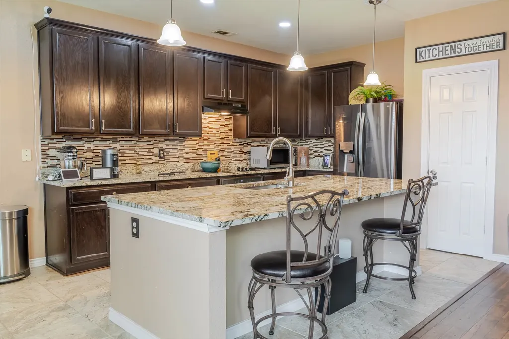419 Kingfisher Lane Arlington TX 76002