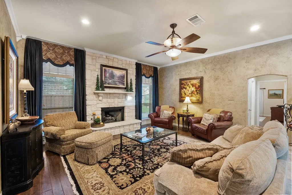 8945 Kingston Court North Richland Hills TX 76182