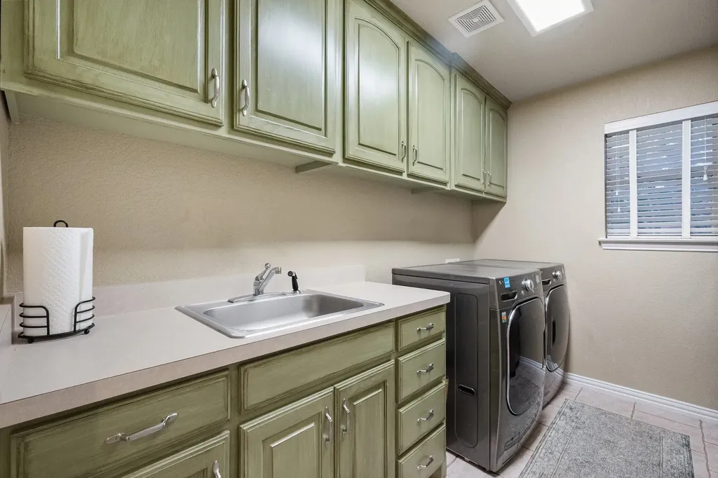 8945 Kingston Court North Richland Hills TX 76182