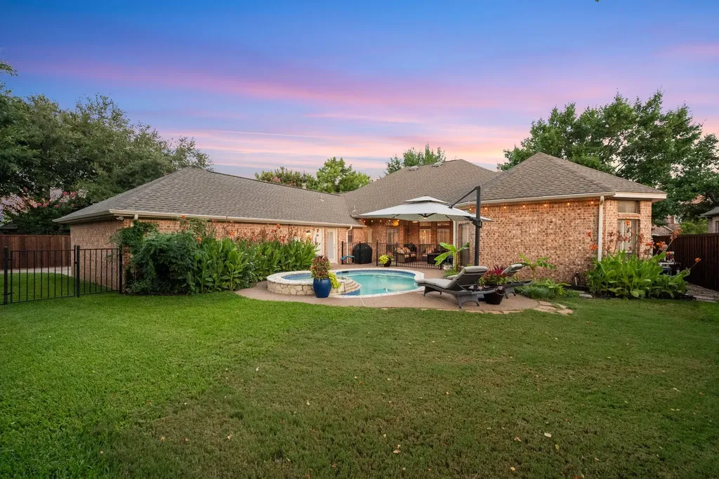 8945 Kingston Court North Richland Hills TX 76182