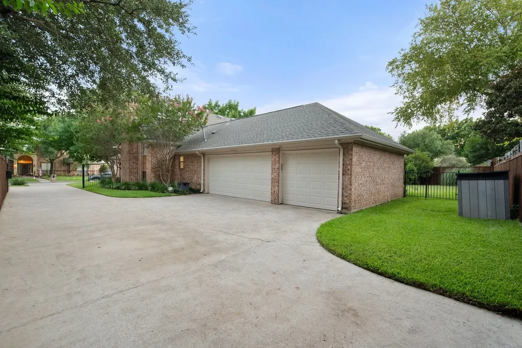 8945 Kingston Court North Richland Hills TX 76182