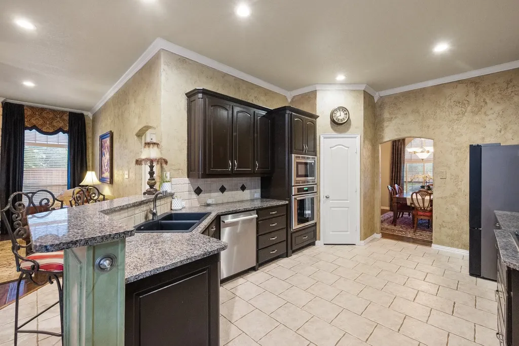 8945 Kingston Court North Richland Hills TX 76182