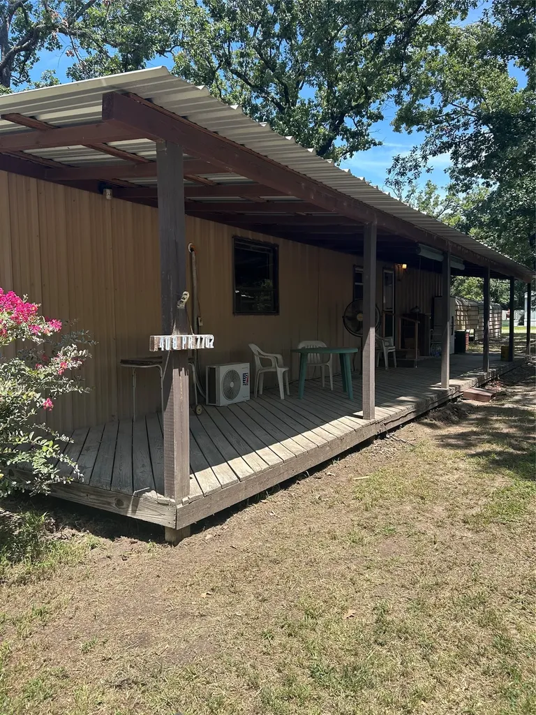 408 Private Road 7702 Emory TX 75440