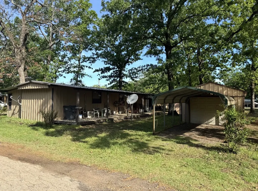 408 Private Road 7702 Emory TX 75440