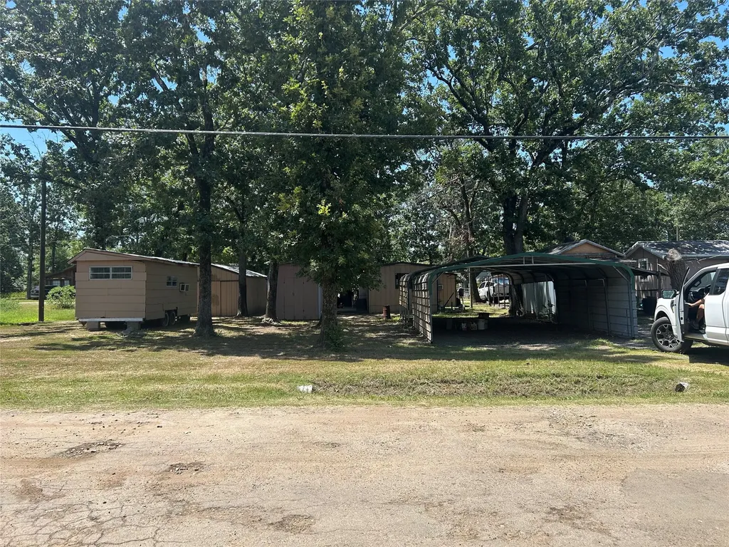 408 Private Road 7702 Emory TX 75440