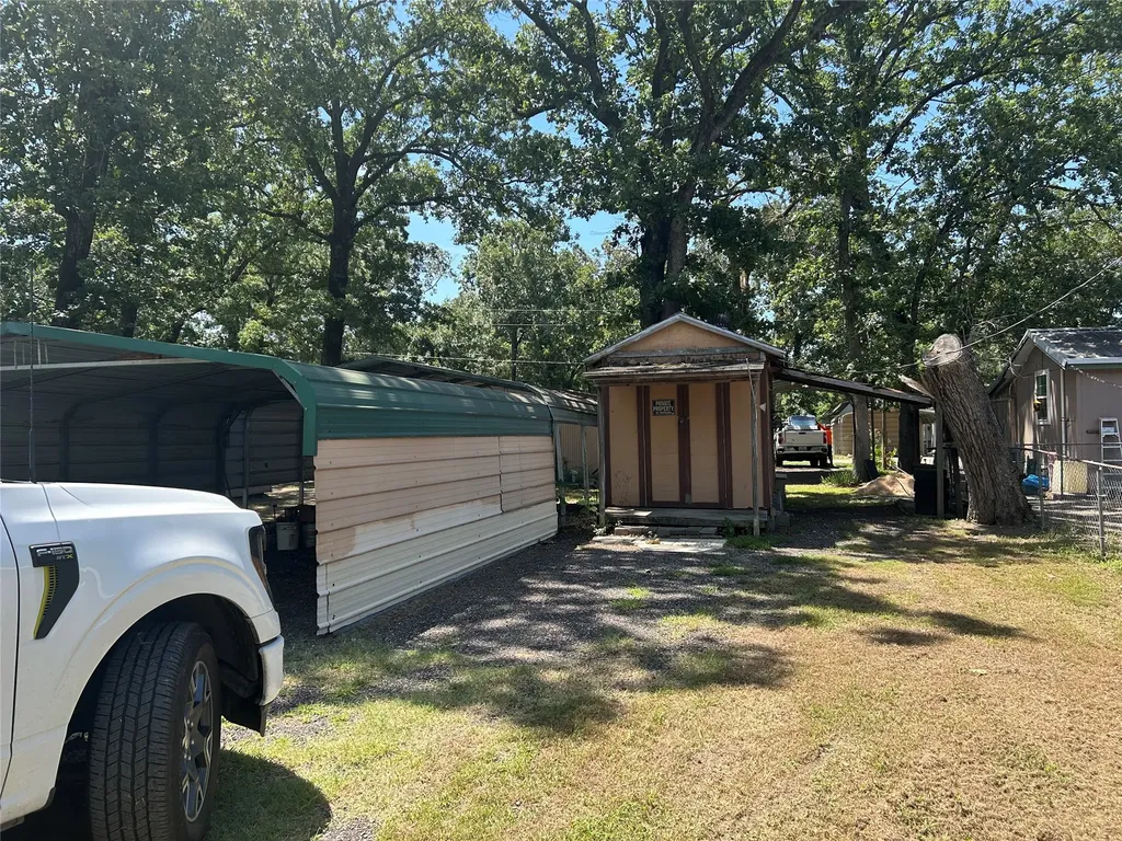 408 Private Road 7702 Emory TX 75440