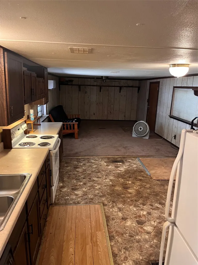 408 Private Road 7702 Emory TX 75440